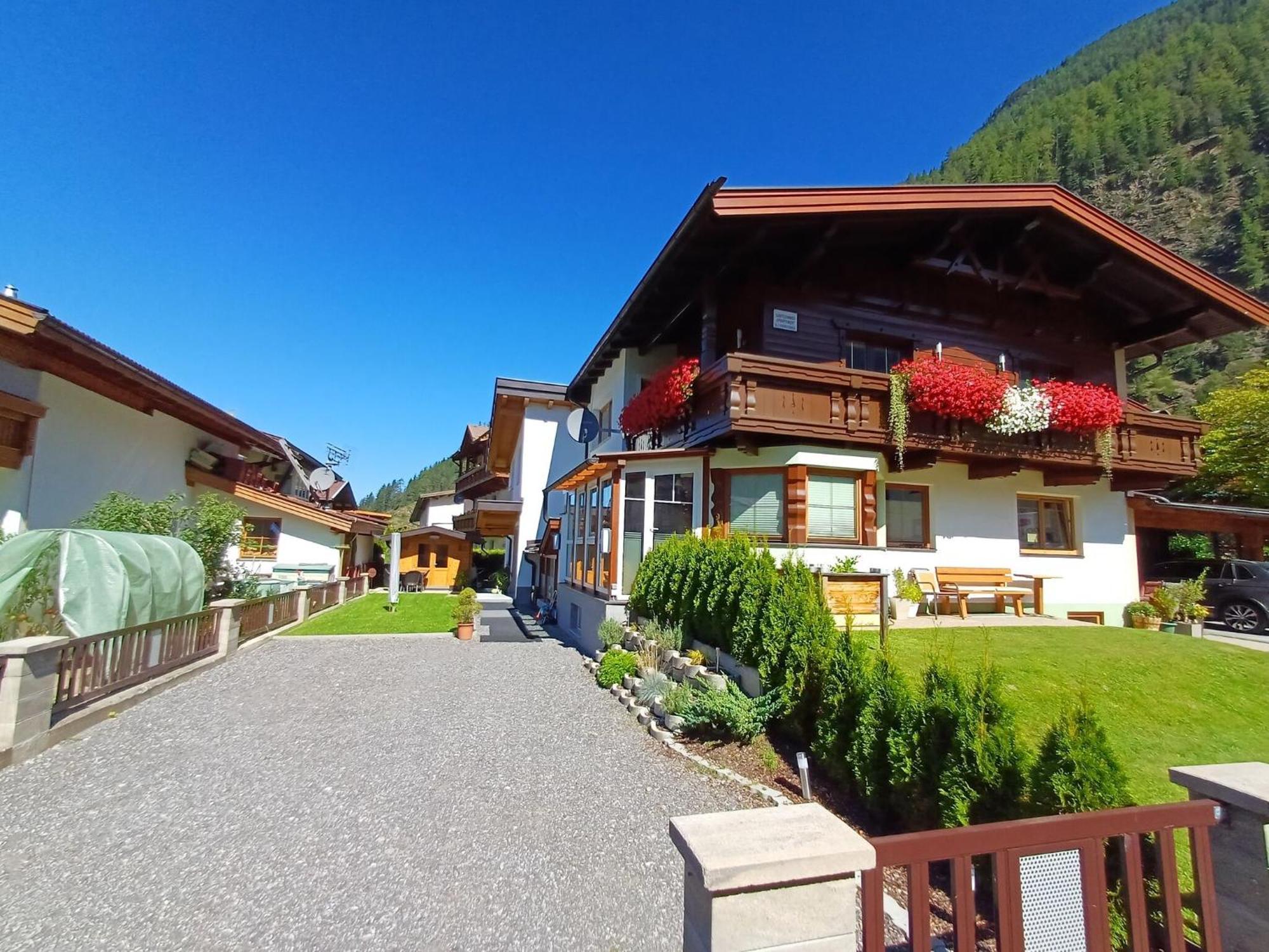Modern Apartment In Langenfeld Near Ski Area Εξωτερικό φωτογραφία